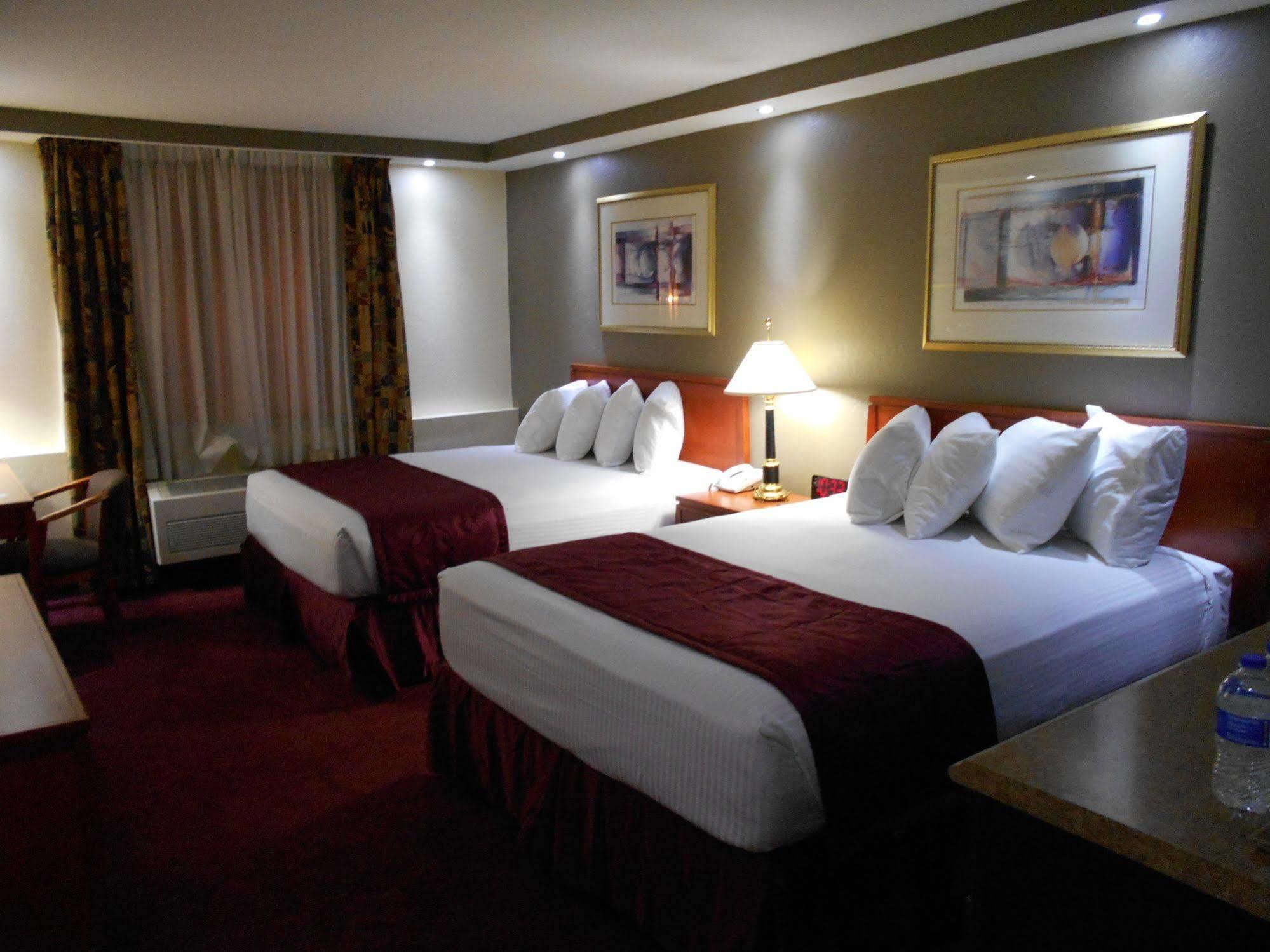 Best Host Inn Plaza Kansas City Exterior photo